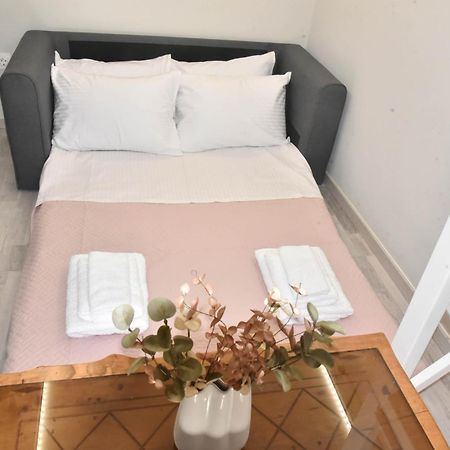 F K Apartments Ártemida Kültér fotó